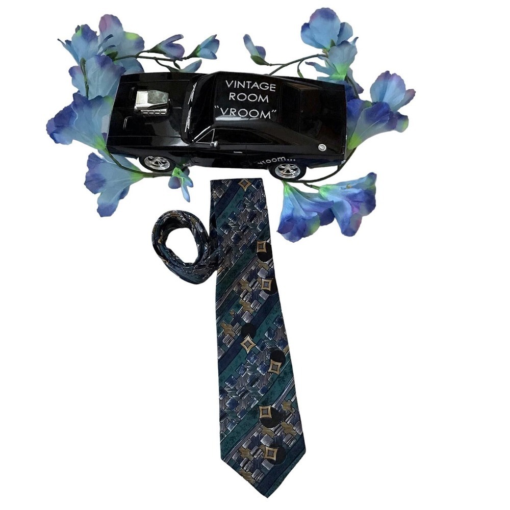 No Brand Graphic Tie OS